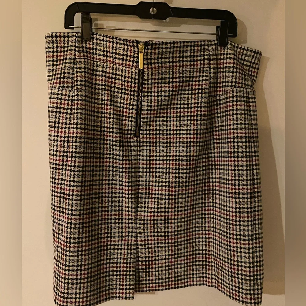 Michael Kors Pencil Skirt - Picture 2 of 4